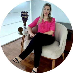 Cintia Moraes<br>Psicóloga e Psicanalista - CRP: 06/68329<br>