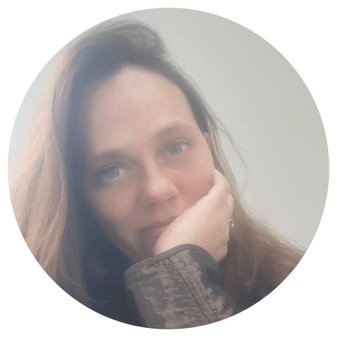 Cintia Perussi Marchiori<br>Auriculoterapeuta - Terapeuta Integrativa<br>CRTP-1185/19<br>